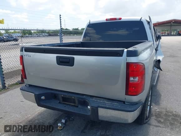 2010 Chevrolet Silverado 1500 LT z VIN 3GCRCSEA9AG128326, wystawiony jako IAAI lot #42541701 z przebiegiem 226 403 mil mil oraz . Historia ofert i sprzedaży dostępna na DreamBid. Obrazek 16.