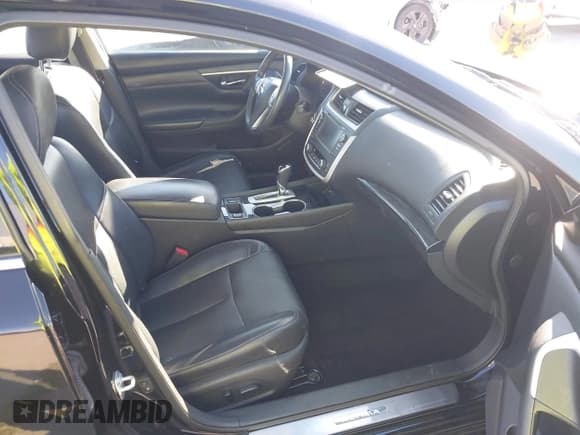 ✅ 2017 Nissan Altima SL • VIN: 1N4AL3AP9HC111882 • Lot: 42923778. Listed on IAAI with 88,591 mi. Free auction sales archive from the USA and detailed vehicle history report at DreamBid. Image 5.