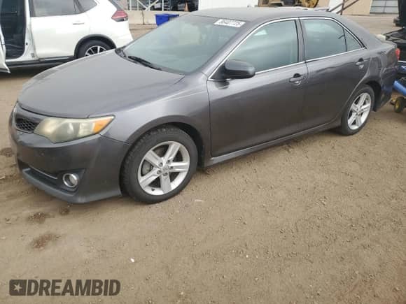 2014 Toyota Camry L with VIN 4T1BF1FK0EU410279, listed as a Copart auction lot 86407725 with 238,397 mi miles and Clean title. Bid and sale history available at DreamBid. Image 1.