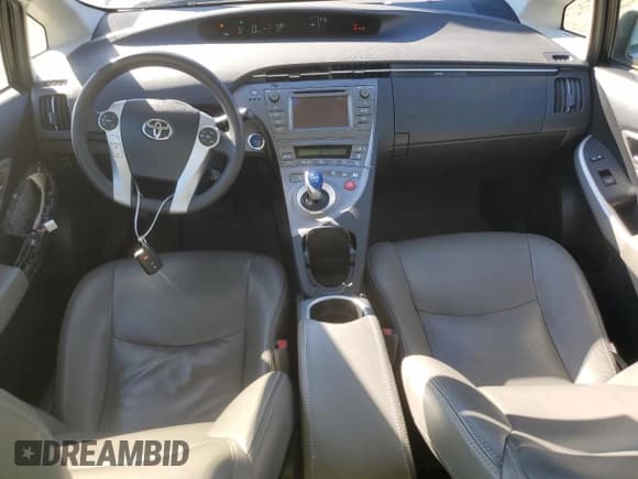 ✅ 2015 Toyota Prius Two • VIN: JTDKN3DU7F0472293 • Lot: 86986075. Listed on Copart with 92,038 mi. Free auction sales archive from the USA and detailed vehicle history report at DreamBid. Image 8.