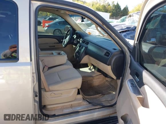 ✅ 2007 Chevrolet Suburban LT • VIN: 3GNFC16J27G294120 • Lot: 43577566. Listed on IAAI with 169,175 mi. Free auction sales archive from the USA and detailed vehicle history report at DreamBid. Image 5.