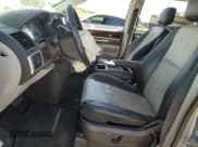 ✅ 2010 Chrysler Town & Country Touring Plus • VIN: 2A4RR8D17AR320626 • Lot: 80839975. Wystawiony na Copart z przebiegiem 133 618 mil. Bezpłatny archiwum sprzedaży aukcyjnych z USA i szczegółowy raport historii pojazdu na DreamBid. Zdjęcie 7.