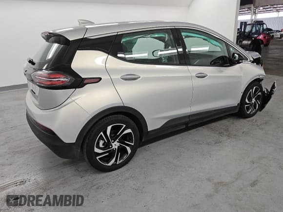 ✅ 2023 Chevrolet Bolt EV 2LT • VIN: 1G1FX6S01P4177030 • Лот: 78954324. Опубликован ранее на Copart с пробегом 32 305 миль. Бесплатный доступ к архиву аукционных продаж из США и подробный отчёт об истории автомобиля на DreamBid. Изображение 3.