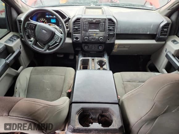 ✅ 2017 Ford F-150 XLT • VIN: 1FTEW1C82HKC67622 • Lot: 93554505. Wystawiony na Copart z przebiegiem 113 460 mil. Bezpłatny archiwum sprzedaży aukcyjnych z USA i szczegółowy raport historii pojazdu na DreamBid. Zdjęcie 8.