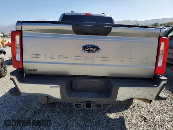 ✅ 2024 Ford F-250 XL • VIN: 1FT7W2BA2REE87359 • Lot: 84938675. Wystawiony na Copart z przebiegiem 51 878 mil. Bezpłatny archiwum sprzedaży aukcyjnych z USA i szczegółowy raport historii pojazdu na DreamBid. Zdjęcie 6.