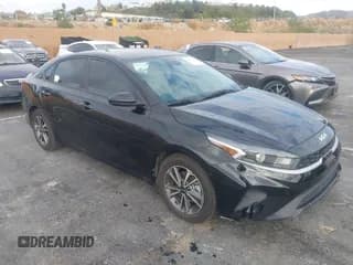 ✅ 2022 Kia Forte LXS • VIN: 3KPF24AD3NE415986 • Lot: 43734254. Wystawiony na IAAI z przebiegiem 68 075 mil. Bezpłatny archiwum sprzedaży aukcyjnych z USA i szczegółowy raport historii pojazdu na DreamBid. Zdjęcie 1.