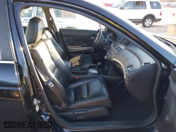 ✅ 2008 Honda Accord EX-L • VIN: 1HGCP26858A126640 • Лот: 43682011. Опубликован ранее на IAAI с пробегом 257 988 миль. Бесплатный доступ к архиву аукционных продаж из США и подробный отчёт об истории автомобиля на DreamBid. Изображение 5.