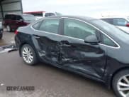 ✅ 2015 Buick Verano Group • VIN: 1G4PS5SK4F4166278 • Lot: 42709100. Wystawiony na IAAI z przebiegiem 78 984 mil. Bezpłatny archiwum sprzedaży aukcyjnych z USA i szczegółowy raport historii pojazdu na DreamBid. Zdjęcie 6.