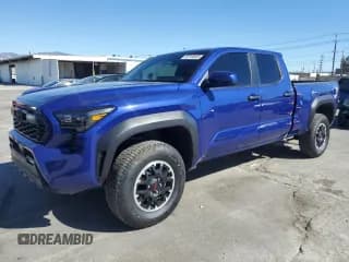 ✅ 2025 Toyota Tacoma TRD Off Road • VIN: 3TMLB5JN6SM094643 • Lot: 90704865. Wystawiony na Copart z przebiegiem 6 231 mil. Bezpłatny archiwum sprzedaży aukcyjnych z USA i szczegółowy raport historii pojazdu na DreamBid. Zdjęcie 1.