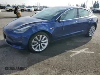 ✅ 2020 Tesla Model 3 Standard Range Plus • VIN: 5YJ3E1EAXLF662728 • Lot: 42974925. Wystawiony na Copart z przebiegiem 48 060 mil. Bezpłatny archiwum sprzedaży aukcyjnych z USA i szczegółowy raport historii pojazdu na DreamBid. Zdjęcie 1.