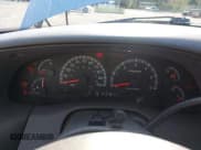 ✅ 2002 Ford Expedition XLT • VIN: 1FMRU15W02LA19286 • Lot: 42003630. Wystawiony na IAAI z przebiegiem 180 242 mil. Bezpłatny archiwum sprzedaży aukcyjnych z USA i szczegółowy raport historii pojazdu na DreamBid. Zdjęcie 7.