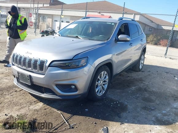✅ 2019 Jeep Cherokee Latitude • VIN: 1C4PJLCB6KD144903 • Лот: 43619059. Опубликован ранее на IAAI с пробегом 133 444 миль. Бесплатный доступ к архиву аукционных продаж из США и подробный отчёт об истории автомобиля на DreamBid. Изображение 17.