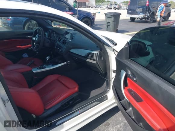 ✅ 2014 BMW 2 Series 228i • VIN: WBA1F5C54EV246340 • Lot: 42457432. Wystawiony na IAAI z przebiegiem 191 418 mil. Bezpłatny archiwum sprzedaży aukcyjnych z USA i szczegółowy raport historii pojazdu na DreamBid. Zdjęcie 5.