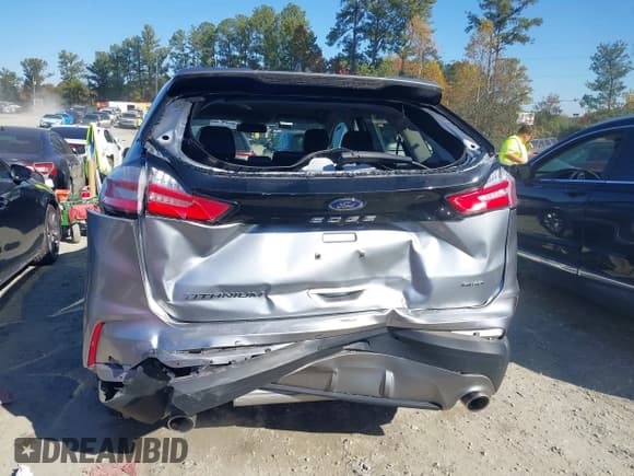 ✅ 2024 Ford Edge Titanium • VIN: 2FMPK4K94RBA90210 • Lot: 43616427. Wystawiony na IAAI z przebiegiem 45 539 mil. Bezpłatny archiwum sprzedaży aukcyjnych z USA i szczegółowy raport historii pojazdu na DreamBid. Zdjęcie 16.