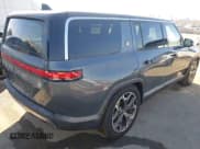 ✅ 2022 Rivian R1S Launch Edition • VIN: 7PDSGABL3NN002278 • Lot: 43645700. Wystawiony na IAAI z przebiegiem 35 305 mil. Bezpłatny archiwum sprzedaży aukcyjnych z USA i szczegółowy raport historii pojazdu na DreamBid. Zdjęcie 4.