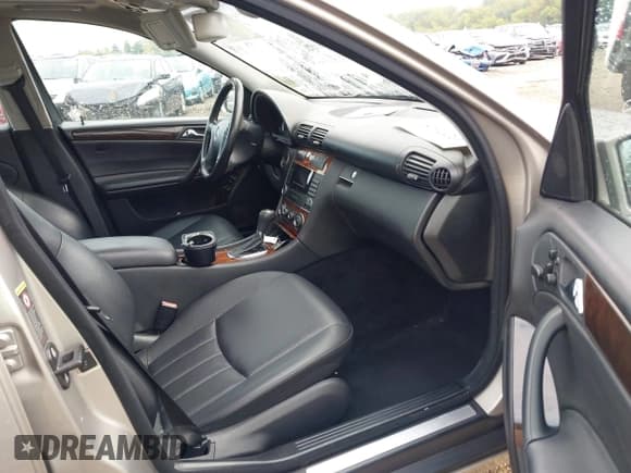 ✅ 2007 Mercedes-Benz C 280 Luxury • VIN: WDBRF92H27F921073 • Lot: 43285297. Wystawiony na IAAI z przebiegiem 77 116 mil. Bezpłatny archiwum sprzedaży aukcyjnych z USA i szczegółowy raport historii pojazdu na DreamBid. Zdjęcie 5.