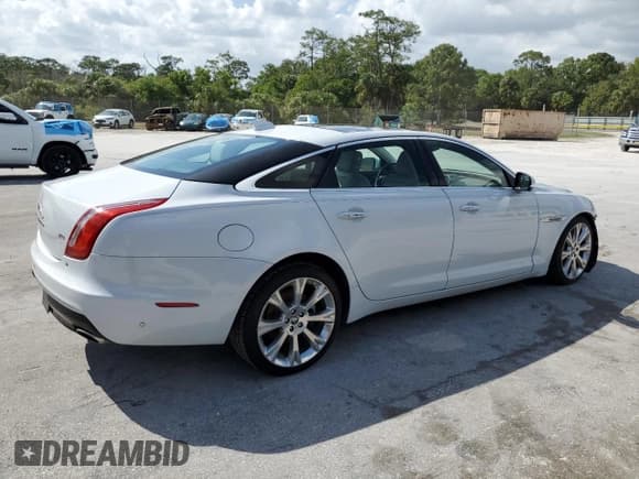 ✅ 2017 Jaguar XJ Portfolio • VIN: SAJWA2G79H8W08264 • Lot: 47294255. Listed on Copart with 70,645 mi. Free auction sales archive from the USA and detailed vehicle history report at DreamBid. Image 3.