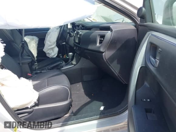 ✅ 2014 Toyota Corolla L • VIN: 5YFBURHE3EP072177 • Lot: 43179766. Wystawiony na IAAI z przebiegiem 114 789 mil. Bezpłatny archiwum sprzedaży aukcyjnych z USA i szczegółowy raport historii pojazdu na DreamBid. Zdjęcie 5.