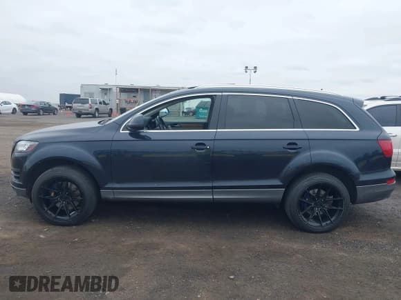 ✅ 2010 Audi Q7 Premium Plus • VIN: WA1LYAFE6AD007439 • Lot: 42570983. Wystawiony na IAAI z przebiegiem 96 542 mil. Bezpłatny archiwum sprzedaży aukcyjnych z USA i szczegółowy raport historii pojazdu na DreamBid. Zdjęcie 15.