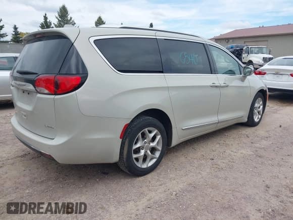 ✅ 2020 Chrysler Pacifica Limited • VIN: 2C4RC1GG9LR156300 • Lot: 43546540. Wystawiony na IAAI z przebiegiem Nie podano. Bezpłatny archiwum sprzedaży aukcyjnych z USA i szczegółowy raport historii pojazdu na DreamBid. Zdjęcie 4.