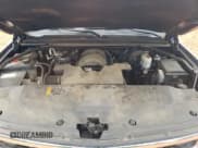 ✅ 2019 Chevrolet Suburban Premier • VIN: 1GNSKJKC7KR330837 • Lot: 71351414. Wystawiony na Copart z przebiegiem 172 187 mil. Bezpłatny archiwum sprzedaży aukcyjnych z USA i szczegółowy raport historii pojazdu na DreamBid. Zdjęcie 14.