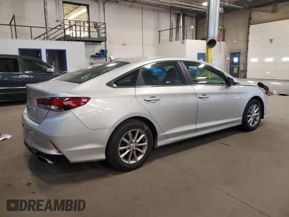 2018 Hyundai Sonata SE с VIN 5NPE24AF5JH611575, выставлен на аукционе Copart как лот 90310695 с пробегом 86 940 миль миль и Списание • Salvage title. История ставок и продаж доступна на DreamBid. Изображение 3.