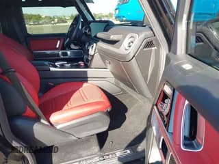 ✅ 2022 Mercedes-Benz G 550 • VIN: W1NYC6BJ9NX443788 • Lot: 43462763. Wystawiony na IAAI z przebiegiem 9 522 mil. Bezpłatny archiwum sprzedaży aukcyjnych z USA i szczegółowy raport historii pojazdu na DreamBid. Zdjęcie 5.
