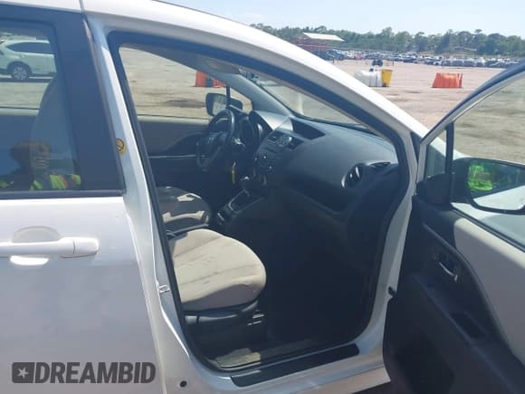 ✅ 2013 Mazda 5 Touring • VIN: JM1CW2CL8D0153437 • Lot: 42181891. Wystawiony na IAAI z przebiegiem 118 610 mil. Bezpłatny archiwum sprzedaży aukcyjnych z USA i szczegółowy raport historii pojazdu na DreamBid. Zdjęcie 5.