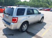 ✅ 2010 Ford Escape Limited • VIN: 1FMCU9EG4AKC47552 • Lot: 42436410. Wystawiony na IAAI z przebiegiem 145 613 mil. Bezpłatny archiwum sprzedaży aukcyjnych z USA i szczegółowy raport historii pojazdu na DreamBid. Zdjęcie 4.