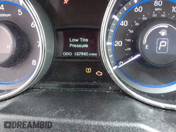 ✅ 2012 Hyundai Sonata SE • VIN: 5NPEC4AC0CH418725 • Lot: 43504908. Wystawiony na IAAI z przebiegiem 137 942 mil. Bezpłatny archiwum sprzedaży aukcyjnych z USA i szczegółowy raport historii pojazdu na DreamBid. Zdjęcie 6.