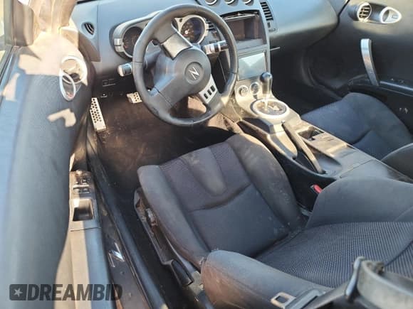 ✅ 2004 Nissan 350Z Enthusiast • VIN: JN1AZ34D74T151370 • Lot: 71468925. Wystawiony na Copart z przebiegiem 173 414 mil. Bezpłatny archiwum sprzedaży aukcyjnych z USA i szczegółowy raport historii pojazdu na DreamBid. Zdjęcie 8.