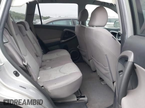 ✅ 2006 Toyota RAV4 • VIN: JTMZK33V166001108 • Lot: 43556510. Wystawiony na IAAI z przebiegiem 302 395 mil. Bezpłatny archiwum sprzedaży aukcyjnych z USA i szczegółowy raport historii pojazdu na DreamBid. Zdjęcie 8.