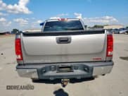 ✅ 2007 GMC Sierra 1500 SLE2 • VIN: 2GTEC19JX71653321 • Лот: 84756875. Опубликован ранее на Copart с пробегом 139 733 миль. Бесплатный доступ к архиву аукционных продаж из США и подробный отчёт об истории автомобиля на DreamBid. Изображение 6.