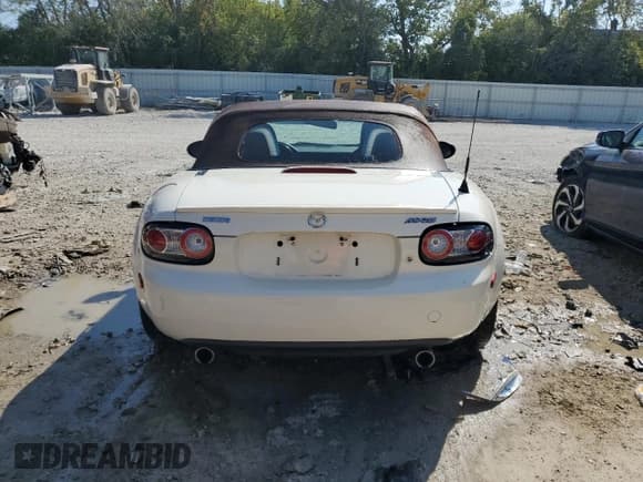 ✅ 2007 Mazda MX-5 Miata Grand Touring • VIN: JM1NC25F570130985 • Лот: 71939234. Опубликован ранее на Copart с пробегом 67 560 миль. Бесплатный доступ к архиву аукционных продаж из США и подробный отчёт об истории автомобиля на DreamBid. Изображение 6.