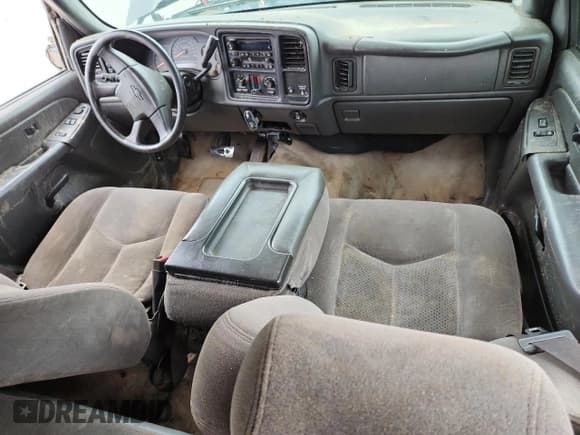 ✅ 2006 Chevrolet Silverado 2500HD Work Truck • VIN: 1GCHK29U46E171912 • Lot: 61402835. Wystawiony na Copart z przebiegiem Nie podano. Bezpłatny archiwum sprzedaży aukcyjnych z USA i szczegółowy raport historii pojazdu na DreamBid. Zdjęcie 8.