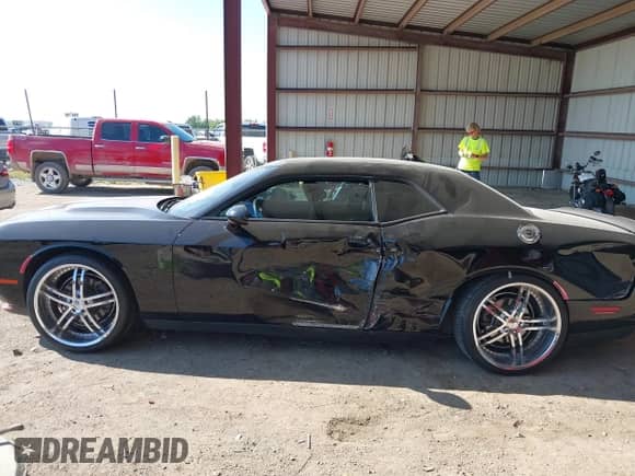 2016 Dodge Challenger SXT Plus z VIN 2C3CDZAG8GH202208, wystawiony jako IAAI lot #43027208 z przebiegiem 63 967 mil mil oraz . Historia ofert i sprzedaży dostępna na DreamBid. Obrazek 14.