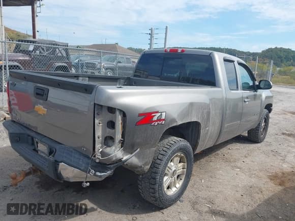 ✅ 2012 Chevrolet Silverado 1500 LT • VIN: 1GCRKSE78CZ261203 • Lot: 43238256. Listed on IAAI with 175,953 mi. Free auction sales archive from the USA and detailed vehicle history report at DreamBid. Image 4.