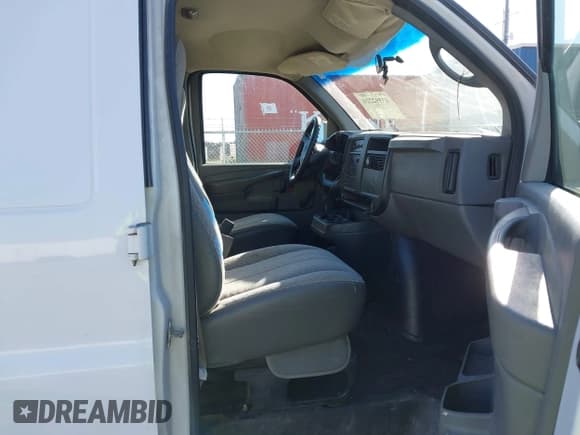 ✅ 2005 Chevrolet Express Cargo • VIN: 1GCGG25V551108979 • Лот: 43392224. Опубликован ранее на IAAI с пробегом 190 706 миль. Бесплатный доступ к архиву аукционных продаж из США и подробный отчёт об истории автомобиля на DreamBid. Изображение 5.