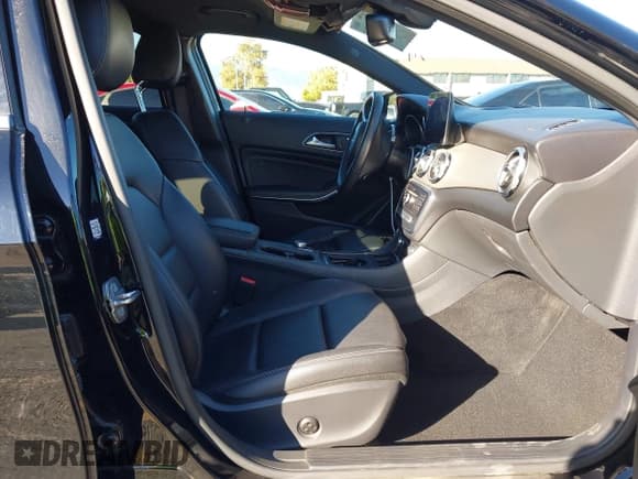 ✅ 2020 Mercedes-Benz GLA 250 • VIN: WDCTG4EB4LJ651201 • Лот: 43654034. Опубликован ранее на IAAI с пробегом 39 812 миль. Бесплатный доступ к архиву аукционных продаж из США и подробный отчёт об истории автомобиля на DreamBid. Изображение 5.