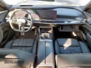 ✅ 2024 BMW i7 xDrive60 • VIN: WBY53EJ04RCP86968 • Lot: 90715645. Wystawiony na Copart z przebiegiem 8 555 mil. Bezpłatny archiwum sprzedaży aukcyjnych z USA i szczegółowy raport historii pojazdu na DreamBid. Zdjęcie 8.