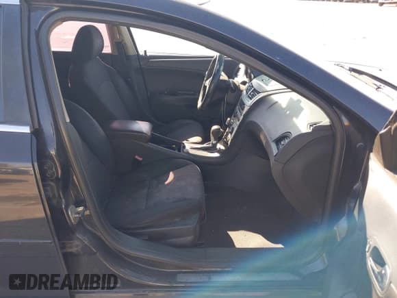 ✅ 2012 Chevrolet Malibu 1LT • VIN: 1G1ZC5E01CF174318 • Lot: 43628779. Listed on IAAI with 194,156 mi. Free auction sales archive from the USA and detailed vehicle history report at DreamBid. Image 5.