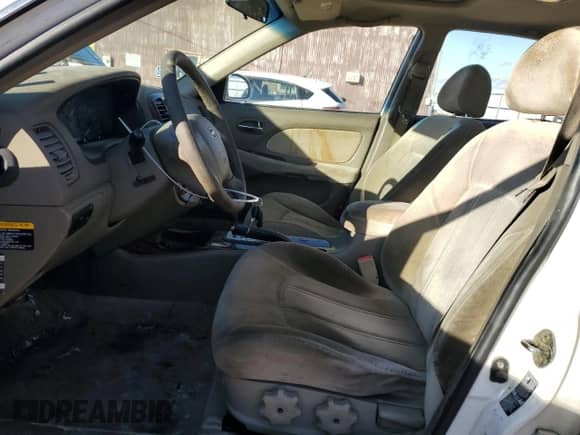 2004 Hyundai Sonata GLS z VIN KMHWF35H34A983566, wystawiony jako Copart lot #78073804 z przebiegiem 166 756 mil mil oraz Czysty tytuł • Clean title. Historia ofert i sprzedaży dostępna na DreamBid. Obrazek 7.