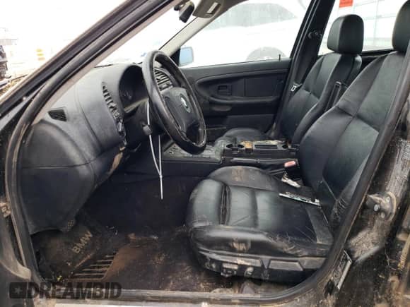 1998 BMW 3 Series 328i z VIN WBACD4323WAV62464, wystawiony jako Copart lot #66717014 z przebiegiem Nie podano mil oraz Czysty tytuł • Clean title. Historia ofert i sprzedaży dostępna na DreamBid. Obrazek 7.