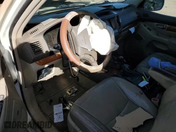 ✅ 2005 Lexus GX 470 • VIN: JTJBT20X350081766 • Lot: 90882415. Wystawiony na Copart z przebiegiem Nie podano. Bezpłatny archiwum sprzedaży aukcyjnych z USA i szczegółowy raport historii pojazdu na DreamBid. Zdjęcie 7.