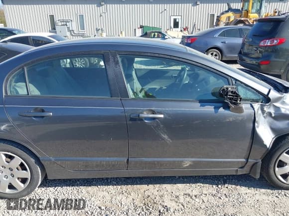 ✅ 2010 Honda Civic LX • VIN: 19XFA1F58AE005696 • Lot: 43604934. Wystawiony na IAAI z przebiegiem 223 765 mil. Bezpłatny archiwum sprzedaży aukcyjnych z USA i szczegółowy raport historii pojazdu na DreamBid. Zdjęcie 14.