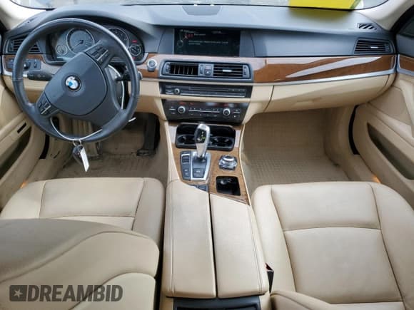 ✅ 2013 BMW 5 Series 528i xDrive • VIN: WBAXH5C58DD115498 • Лот: 46330755. Опубликован ранее на Copart с пробегом 130 551 миль. Бесплатный доступ к архиву аукционных продаж из США и подробный отчёт об истории автомобиля на DreamBid. Изображение 8.