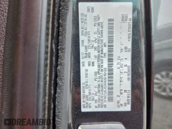 ✅ 2017 Ford Escape Titanium • VIN: 1FMCU0JDXHUD16122 • Lot: 95988025. Wystawiony na Copart z przebiegiem 63 513 mil. Bezpłatny archiwum sprzedaży aukcyjnych z USA i szczegółowy raport historii pojazdu na DreamBid. Zdjęcie 14.