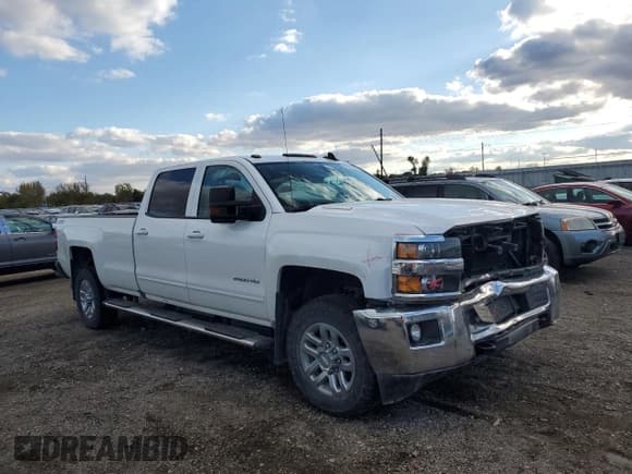 ✅ 2016 Chevrolet Silverado 2500HD LT • VIN: 1GC1KVE80GF147212 • Lot: 90301025. Wystawiony na Copart z przebiegiem 63 333 mil. Bezpłatny archiwum sprzedaży aukcyjnych z USA i szczegółowy raport historii pojazdu na DreamBid. Zdjęcie 4.