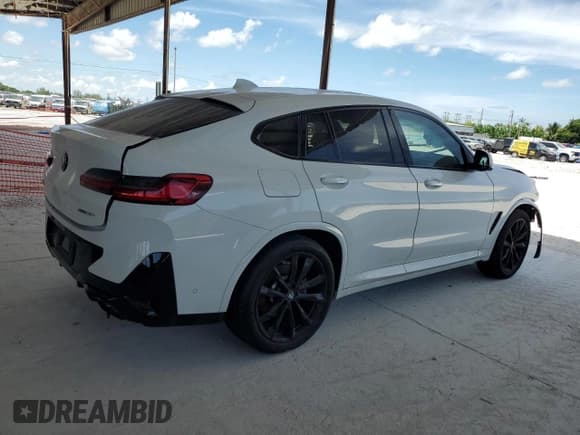 ✅ 2024 BMW X4 xDrive30i • VIN: 5UX33DT00R9X53946 • Lot: 68247685. Listed on Copart with 8,404 mi. Free auction sales archive from the USA and detailed vehicle history report at DreamBid. Image 3.