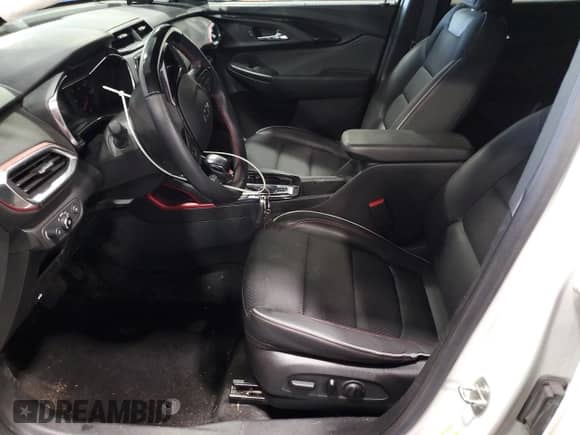 2023 Chevrolet TrailBlazer RS с VIN KL79MUSL8PB035519, выставлен на аукционе Copart как лот 89458715 с пробегом 45 595 миль миль и Списание • Salvage title. История ставок и продаж доступна на DreamBid. Изображение 7.